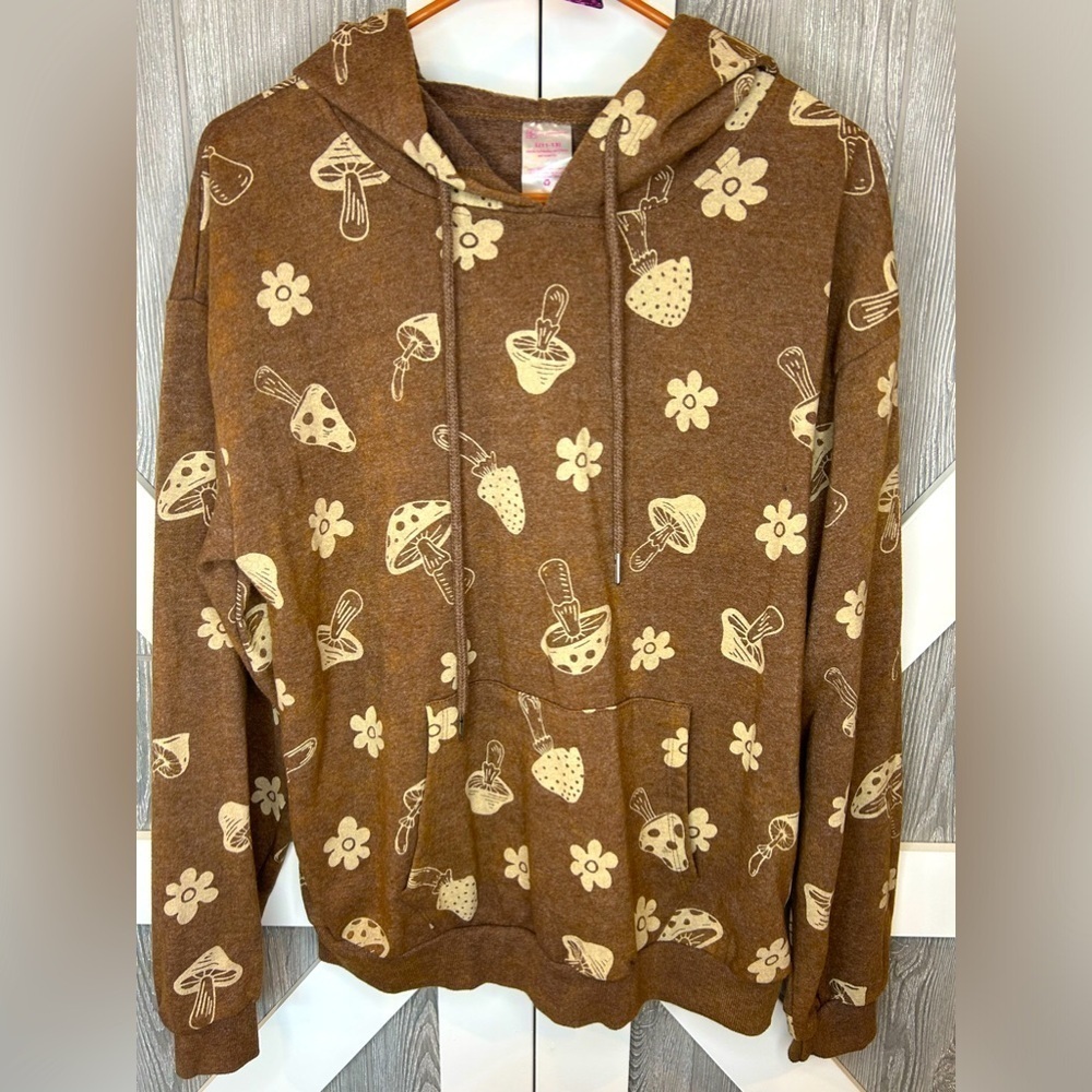 262. No Boundaries Junior's Graphic Hoodie Large L